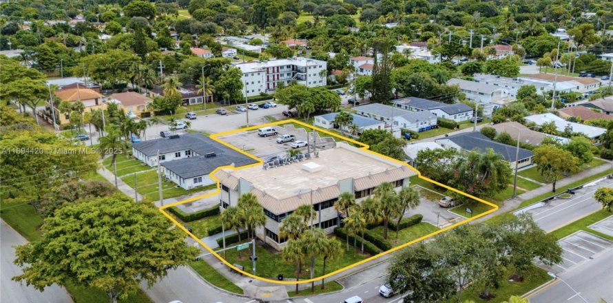 Immobilier commercial à North Miami Beach, Floride № 1945981
