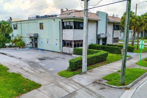 Immobilier commercial à vendre à North Miami Beach, Floride № 1945981 - photo 13