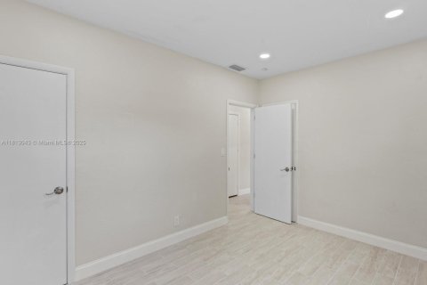 Casa en venta en Fort Lauderdale, Florida, 3 dormitorios, 104.24 m2 № 1758550 - foto 18