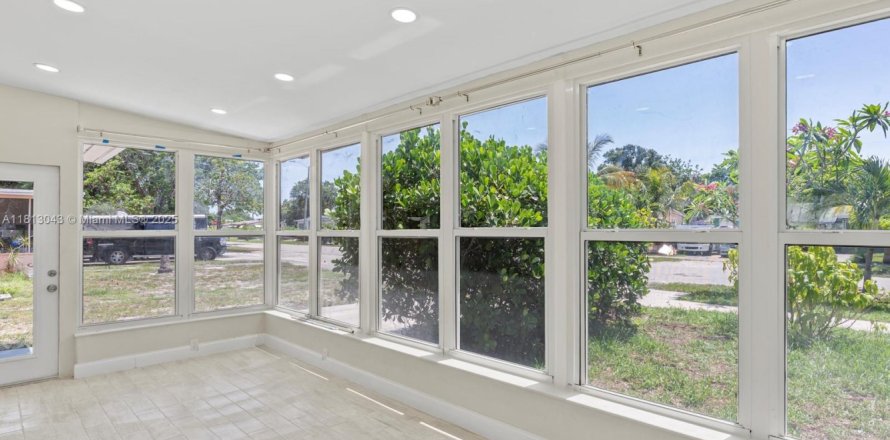 Casa en Fort Lauderdale, Florida 3 dormitorios, 104.24 m2 № 1758550