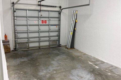 Adosado en venta en Florida City, Florida, 3 dormitorios, 136.19 m2 № 2145687 - foto 2