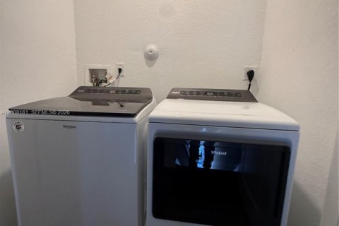 Adosado en venta en Florida City, Florida, 3 dormitorios, 136.19 m2 № 2145687 - foto 13