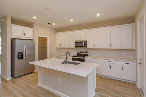 Townhouse in Winter Garden, Florida 3 bedrooms, 160.63 sq.m. № 2387507 - photo 10