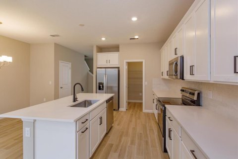 Townhouse in Winter Garden, Florida 3 bedrooms, 160.63 sq.m. № 2387507 - photo 7