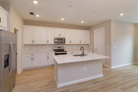 Townhouse in Winter Garden, Florida 3 bedrooms, 160.63 sq.m. № 2387507 - photo 9