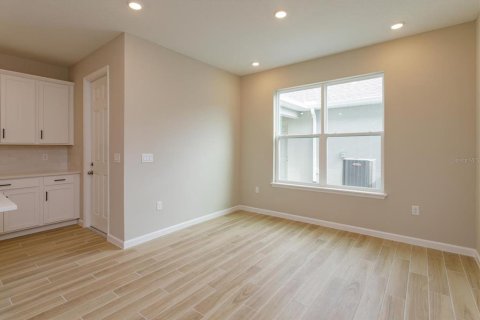 Townhouse in Winter Garden, Florida 3 bedrooms, 160.63 sq.m. № 2387507 - photo 14
