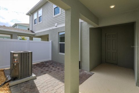 Townhouse in Winter Garden, Florida 3 bedrooms, 160.63 sq.m. № 2387507 - photo 25