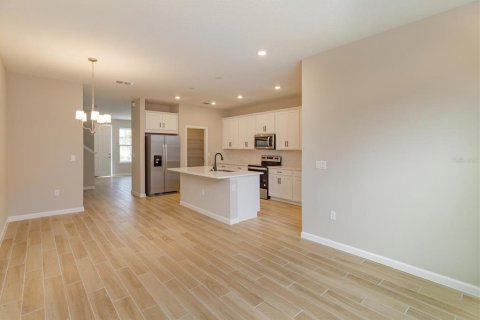 Townhouse in Winter Garden, Florida 3 bedrooms, 160.63 sq.m. № 2387507 - photo 15