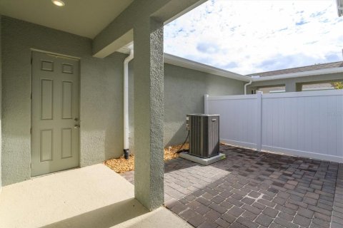 Townhouse in Winter Garden, Florida 3 bedrooms, 160.63 sq.m. № 2387507 - photo 24