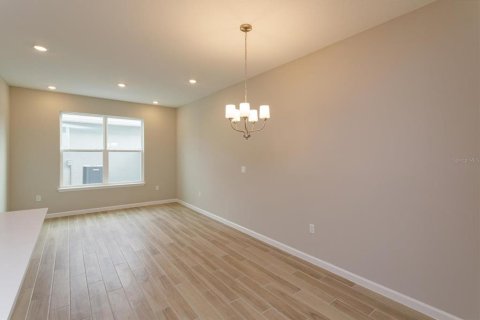 Townhouse in Winter Garden, Florida 3 bedrooms, 160.63 sq.m. № 2387507 - photo 12
