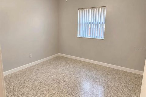Villa ou maison à louer à Saint Petersburg, Floride: 3 chambres, 95.88 m2 № 2383794 - photo 8