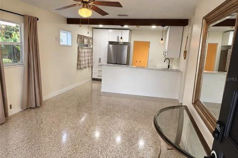 Villa ou maison à louer à Saint Petersburg, Floride: 3 chambres, 95.88 m2 № 2383794 - photo 3