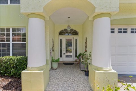 Townhouse in The Villages, Florida 3 bedrooms, 208.47 sq.m. № 1792947 - photo 11