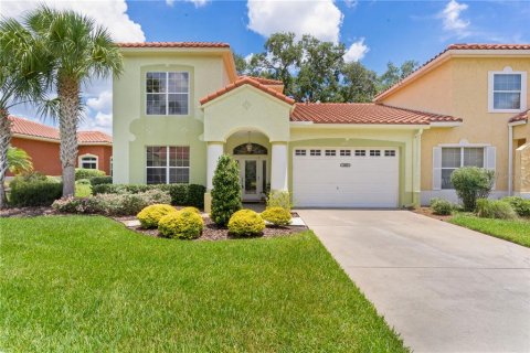 Townhouse in The Villages, Florida 3 bedrooms, 208.47 sq.m. № 1792947 - photo 1