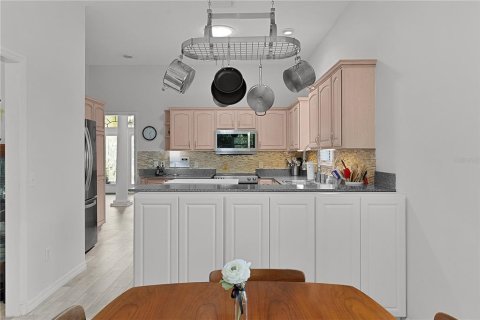 Townhouse in The Villages, Florida 3 bedrooms, 208.47 sq.m. № 1792947 - photo 21