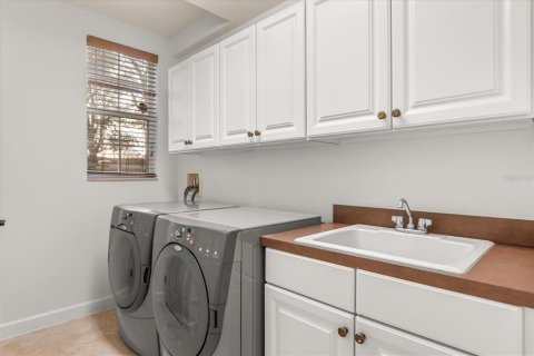 Townhouse in Lake Mary, Florida 4 bedrooms, 225.1 sq.m. № 2221292 - photo 27