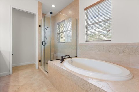 Townhouse in Lake Mary, Florida 4 bedrooms, 225.1 sq.m. № 2221292 - photo 16
