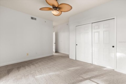 Townhouse in Lake Mary, Florida 4 bedrooms, 225.1 sq.m. № 2221292 - photo 19