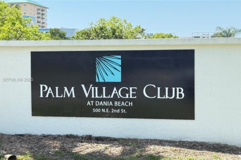 Снять в аренду кондоминиум в Дания-Бич, Флорида 2 спальни, 86.68м2, № 1991800 - фото 1