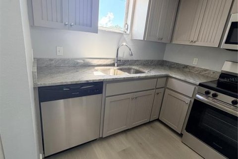 Copropriété à louer à Punta Gorda, Floride: 2 chambres, 120.77 m2 № 2096613 - photo 3