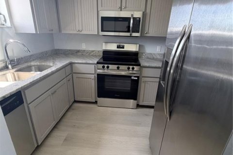 Copropriété à louer à Punta Gorda, Floride: 2 chambres, 120.77 m2 № 2096613 - photo 4