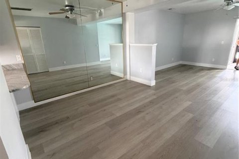 Copropriété à louer à Punta Gorda, Floride: 2 chambres, 120.77 m2 № 2096613 - photo 11
