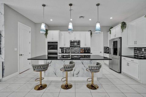 Villa ou maison à vendre à Coral Springs, Floride: 5 chambres, 310.76 m2 № 2190170 - photo 17