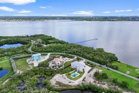 Купить виллу или дом в Терра Сеия, Флорида 7 комнат, 233.93м2, № 1856746 - фото 1