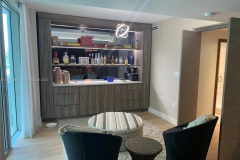 Condo in Surfside, Florida, 2 bedrooms  № 2014225 - photo 12