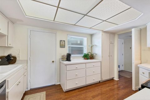 Condo in Sarasota, Florida, 2 bedrooms  № 2094032 - photo 21