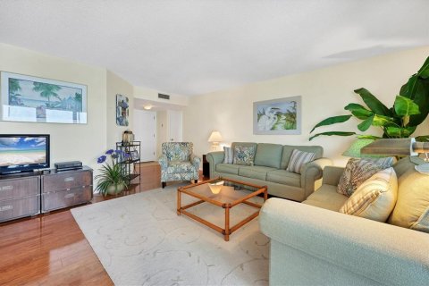 Condo in Sarasota, Florida, 2 bedrooms  № 2094032 - photo 6