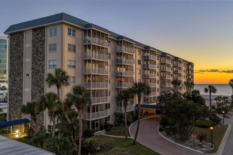 Condo in Sarasota, Florida, 2 bedrooms  № 2094032 - photo 2