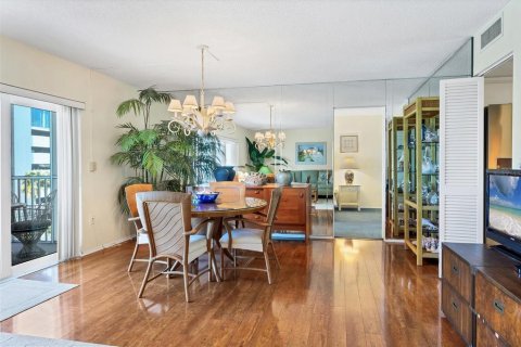 Condo in Sarasota, Florida, 2 bedrooms  № 2094032 - photo 8