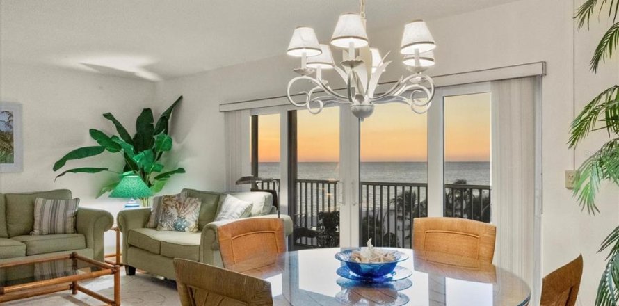 Condo in Sarasota, Florida, 2 bedrooms  № 2094032