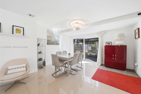 Купить виллу или дом в Майами, Флорида 3 спальни, 152.36м2, № 2048623 - фото 10