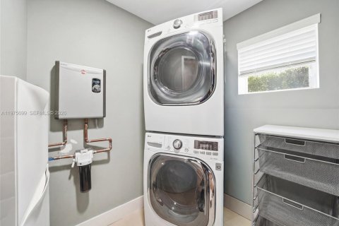 Купить виллу или дом в Майами, Флорида 3 спальни, 152.36м2, № 2048623 - фото 24