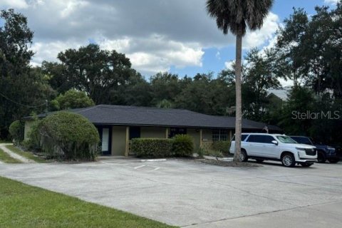 Commercial property in Oviedo, Florida 199.93 sq.m. № 2363215