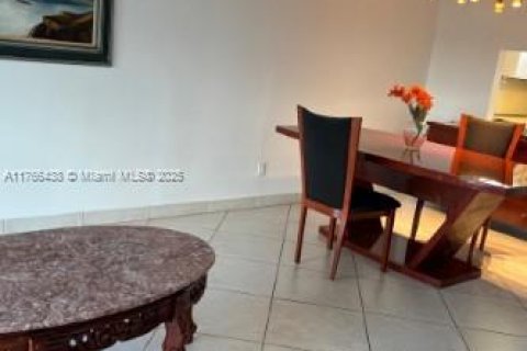 Condominio en venta en Tamarac, Florida, 2 dormitorios, 81.75 m2 № 2014954 - foto 11