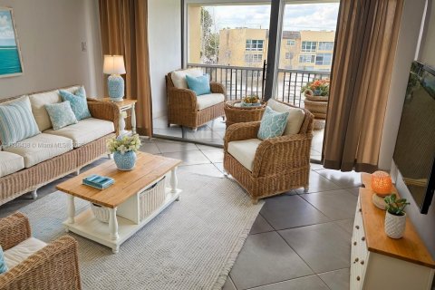 Condominio en Tamarac, Florida, 2 dormitorios  № 2014954