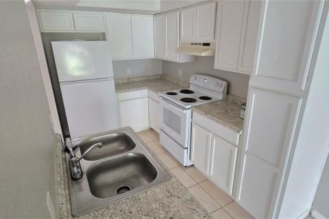 Снять в аренду таунхаус в Киссимми, Флорида 1 комната, 90.86м2, № 1805407 - фото 10