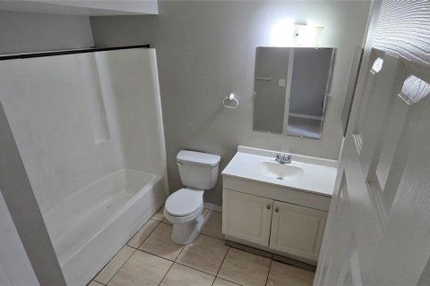 Снять в аренду таунхаус в Киссимми, Флорида 1 комната, 90.86м2, № 1805407 - фото 4