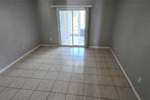 Снять в аренду таунхаус в Киссимми, Флорида 1 комната, 90.86м2, № 1805407 - фото 8