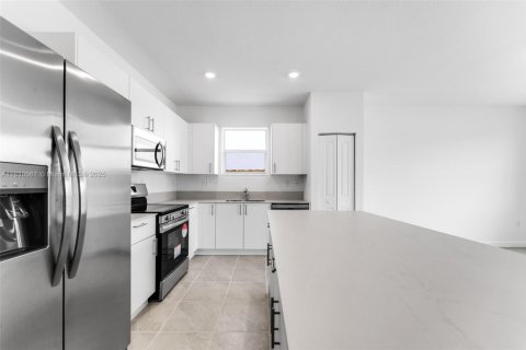 Casa en alquiler en Homestead, Florida, 4 dormitorios № 1978242 - foto 5