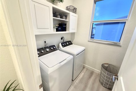 Casa en alquiler en Homestead, Florida, 5 dormitorios № 2009462 - foto 23