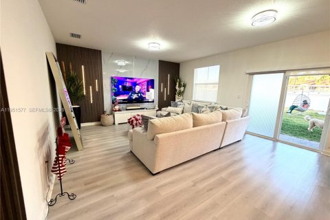 Casa en alquiler en Homestead, Florida, 5 dormitorios № 2009462 - foto 11