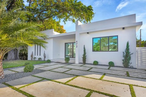 Дом в Майами-Спрингс, Флорида 4 спальни, 244.7м2 № 2049513