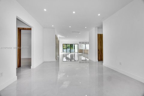 Купить виллу или дом в Майами-Спрингс, Флорида 4 спальни, 244.7м2, № 2049513 - фото 4