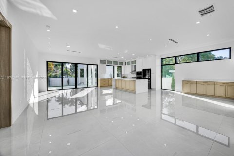 Купить виллу или дом в Майами-Спрингс, Флорида 4 спальни, 244.7м2, № 2049513 - фото 6