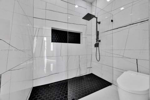 Купить виллу или дом в Майами-Спрингс, Флорида 4 спальни, 244.7м2, № 2049513 - фото 16