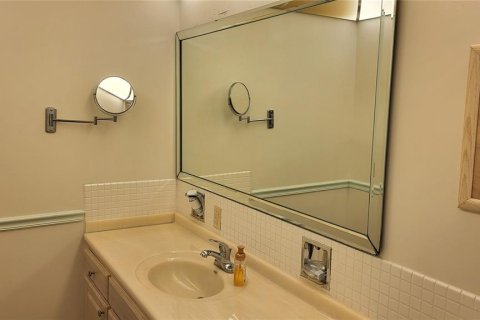 Condo in Clearwater, Florida, 1 bedroom  № 1630982 - photo 12
